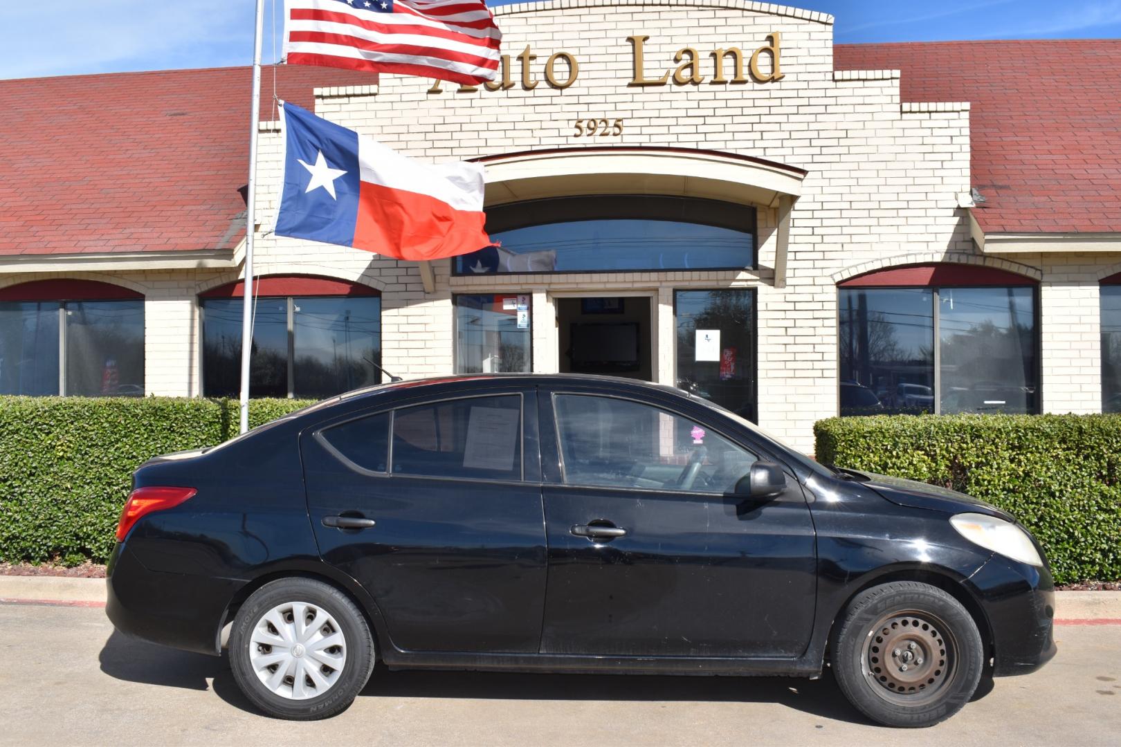 2014 Black /Black Nissan Versa 1.6 S 5M (3N1CN7AP2EL) with an 1.6L L4 DOHC 16V engine, CVT transmission, located at 5925 E. BELKNAP ST., HALTOM CITY, TX, 76117, (817) 834-4222, 32.803799, -97.259003 - Photo#3